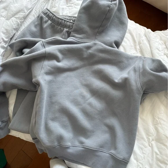 Aritzia cozy fleece set in a grey shade - Picture 5 of 7